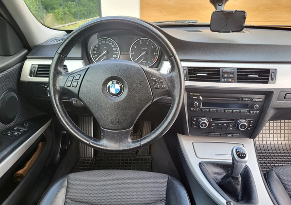 BMW Seria 3 cena 27000 przebieg: 175300, rok produkcji 2009 z Łowicz małe 106